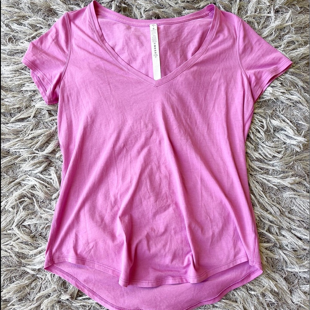 Lululemon Love tee v neck